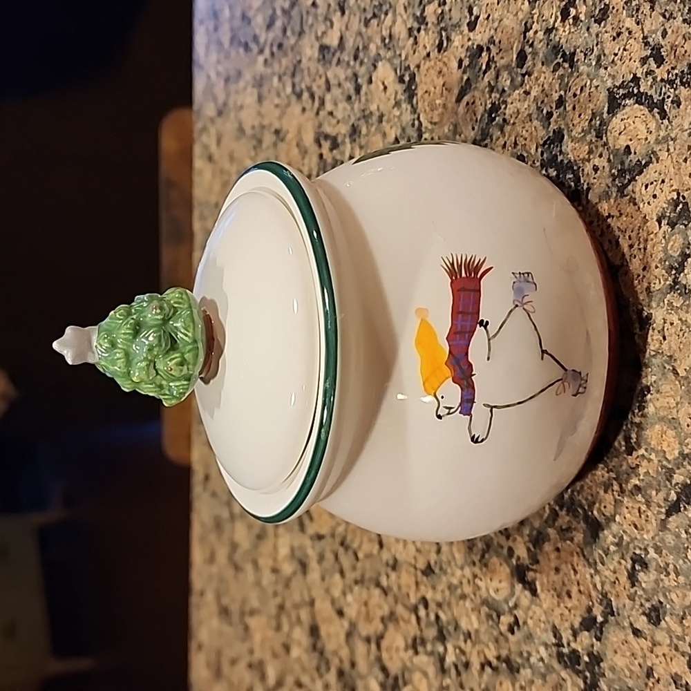 Pfaltzgraff Sugar Bowl And Lid, Snow Bear Design